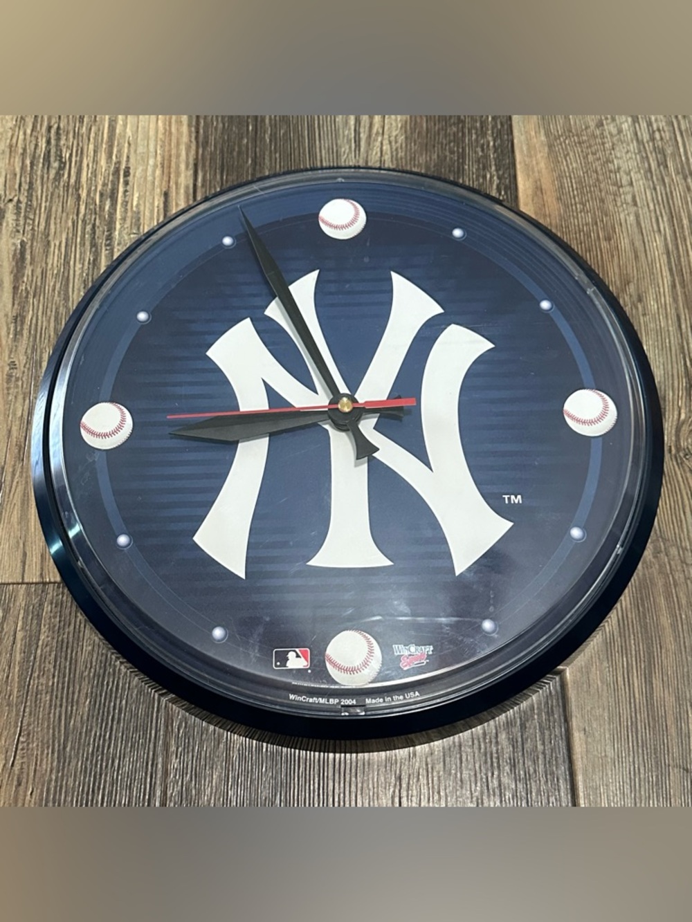 NY Yankees hanging wall clock battery operated 2004 WinCraft made in USA